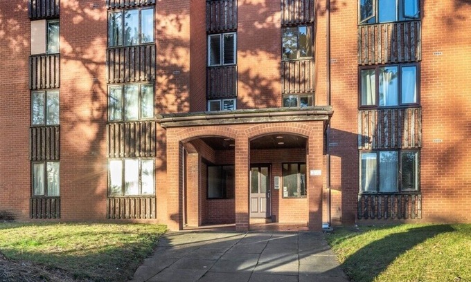Edgbaston Apartment | The Lodge - Exquisite 2 Bed with Ensuite