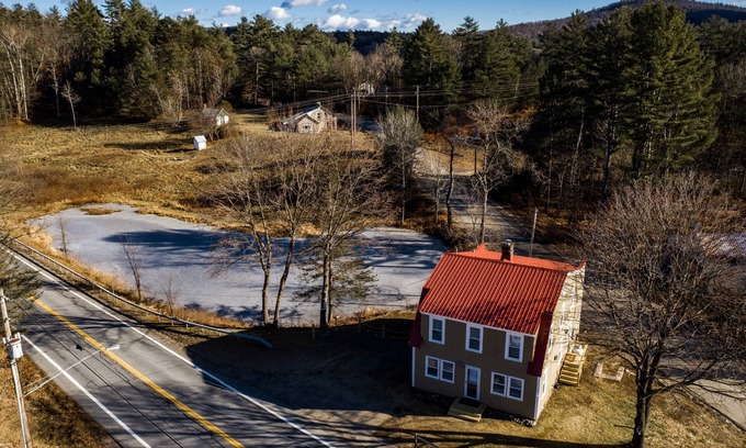 North Creek House | The Lodge House - Centrally Located Cheerful 5BR - Minutes to Gore!