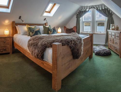 Achachork House | The Lodge in the Loch