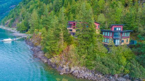 Harrison Hot Springs Cabin | The Lodge on Harrison Lake