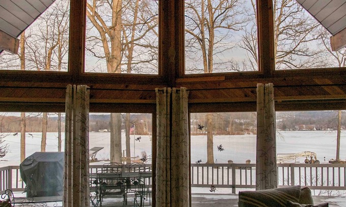 Bradford Cabin | The Lodge on Lamoka-Main House located in The Finger Lakes Region.