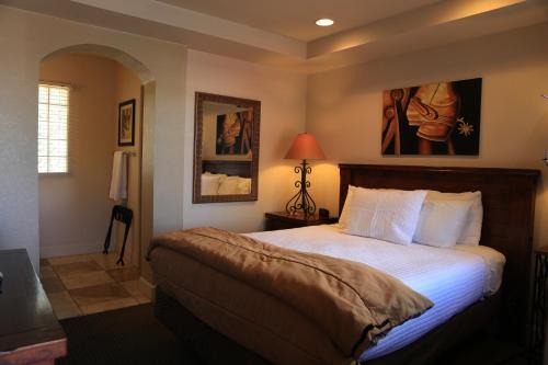 Williams Hotel | The Lodge on Route 66