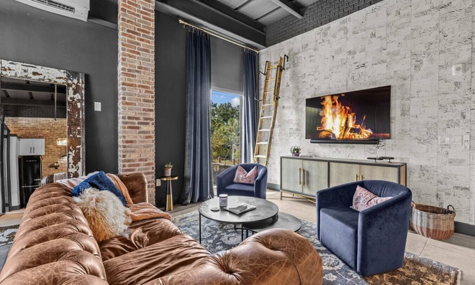 Tampa Heights Apartment | The Loft on Central in Historic Tampa Heights