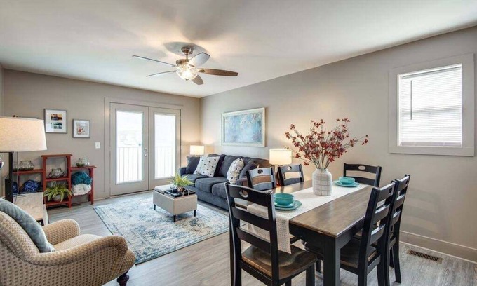 Clarksville Condo | The Lofts of Downtown (540 N 2nd St, #211)
