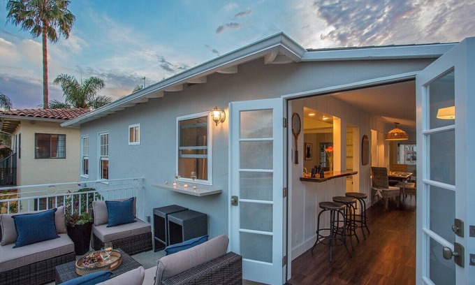 West Beach House | The Lookout at West Beach - Summertime in the Heart of West Beach