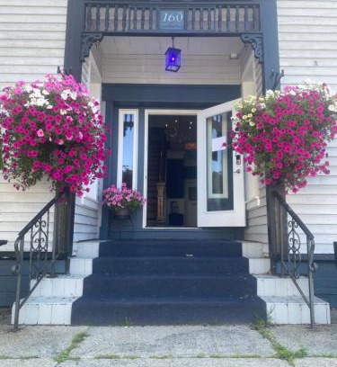 Shelburne Hotel | The Loyalist Inn & Suites