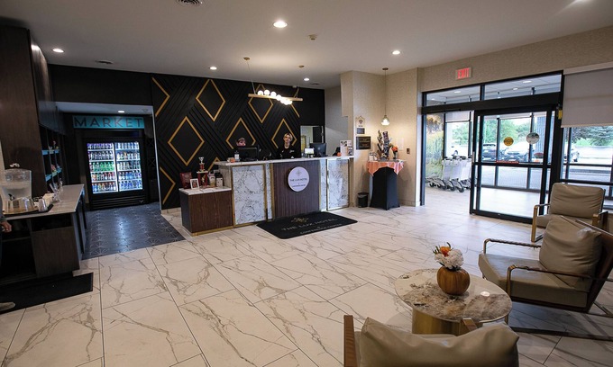 Waterloo Hotel | The Lux Hotel & Conference Center, an Ascend Collection Hotel