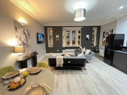 Canton Apartment | The Lux Loft Spacious & Stylish