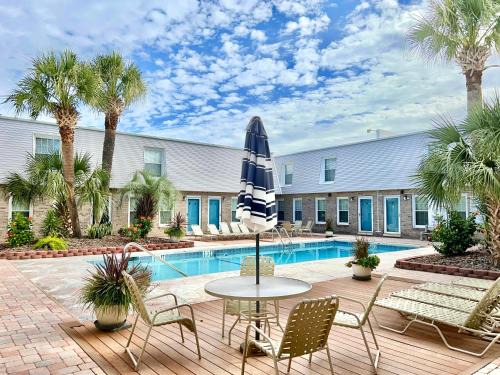 Crescent Beach Apartment | The Madison Villa