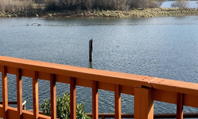 Gold Beach House | The MAILBOAT House