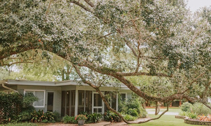 Biloxi House | The Main Suite - near Beach and close to Downtown - the perfect location!