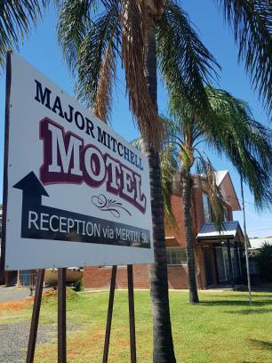 Bourke Hotel | The Major Mitchell Motel