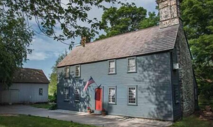 Cranston House | The Major Thomas Fenner House: An Historic Retreat