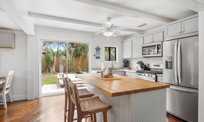 Bonita Shores House | The Mango House