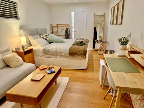 Waihi Cabin | The Mann Homestay, Premium King Room with Private Ensuite, Near Waihi & Coromandel