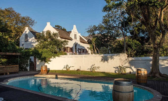 Helderberg Rural House | The Manor House at Knorhoek Estate