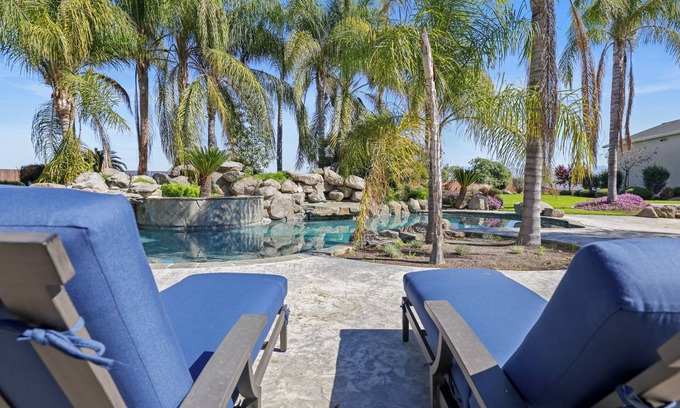 Porterville House | The Mansion | Theater & Pool