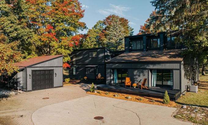 Bellaire House | The Maple View Lodge sleeps 16 @ Shanty Creek Close to Torch Lake&Lake Bellaire