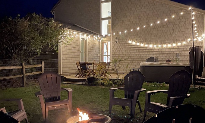 Northport House | The Mariner Petite: 2BR, Hot Tub, In Village, Pets