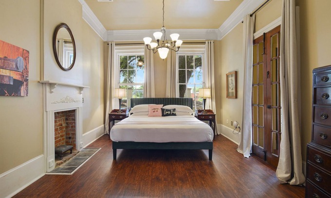 Treme Hotel | The Marsalis Deluxe Guesthouse