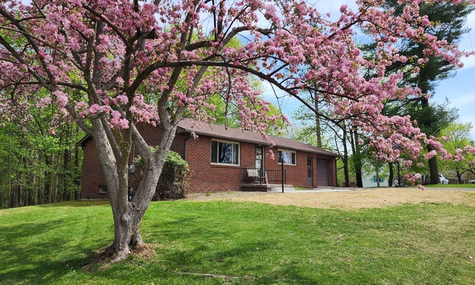 Portersville House | The Mary Virginia - a family getaway close to two PA state parks!