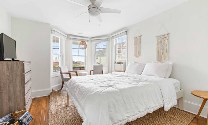 Ocean Grove House | The Melrose, Room 1A- Queen Bed & Bath: Romantic Getaway, Steps from the Beach,