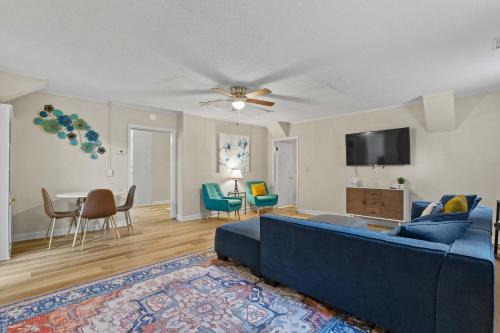 Columbia House | The Mid-Century Hub Close to Everything