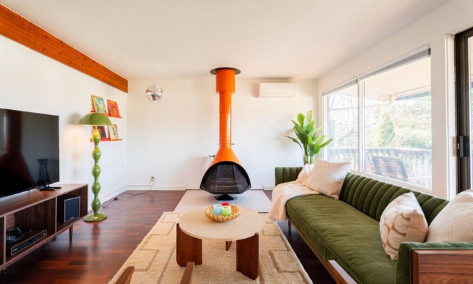 Laurelhurst Apartment | The Mod House | Stylish 3BR Retreat Near UW