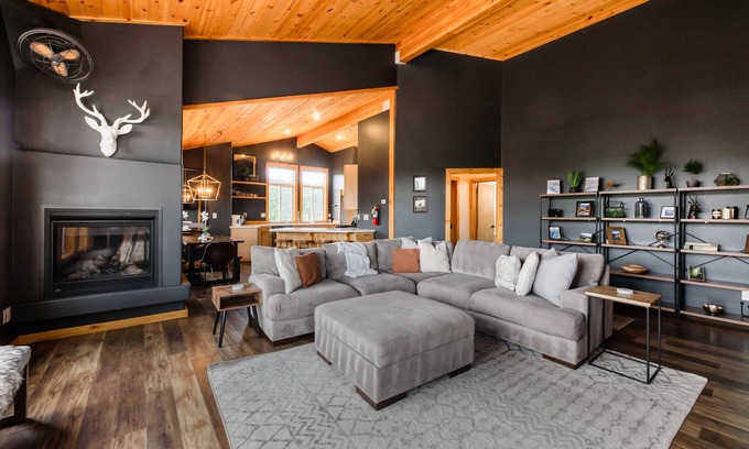 Truckee House | The Modern Moose Lodge | House in Truckee with a chef's kitchen and hot tub