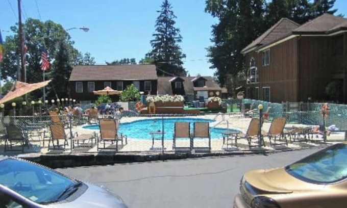 Lake George Condo | The Mohican Resort Motel Groups Condo 34