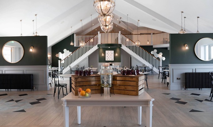 Chittlehamholt Cottage | The Mole Resort that sleeps 6 guests in 3 bedrooms