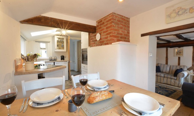 Orford Cottage | THE MOORINGS, ORFORD, pet friendly, with open fire in Orford