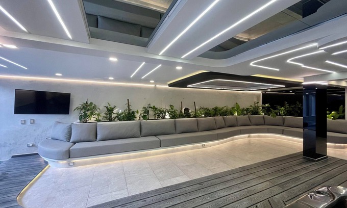 El Poblado House | The MYNT @ Lleras Park [10 Master Bedrooms]