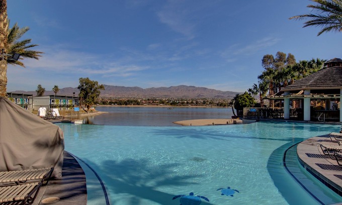 Lake Havasu City Hotel | The Nautical Beachfront Resort
