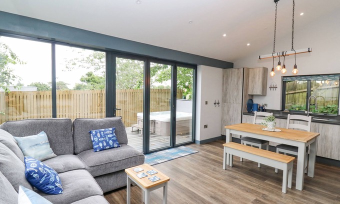 Tenby Cottage | The Nest Brython