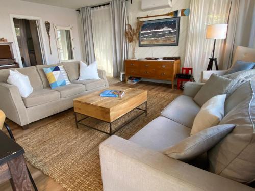 Consecon House | The Nest - Cozy Waterfront on Huycks Bay, PEC