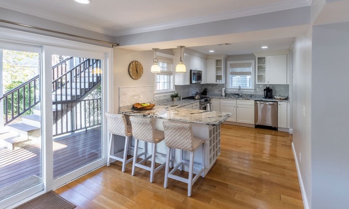 Fifth Ward House | The Newport Lofts - 617 Thames Street