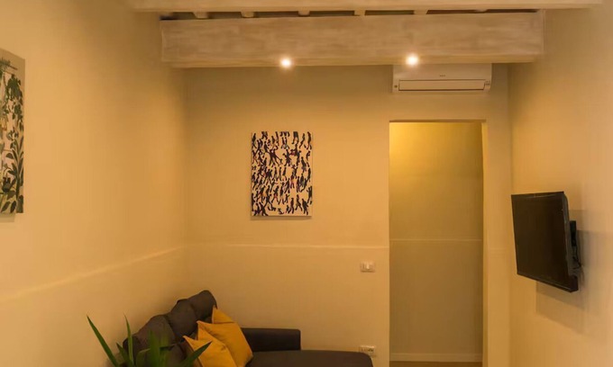 Le Cure Apartment | The Niche of Nicholas App 2