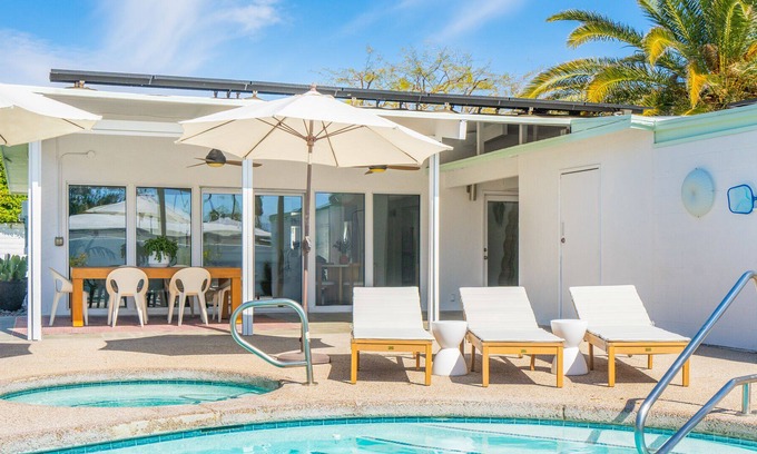 Racquet Club Estates House | The North Starr ~ A Modern Luxury Escape