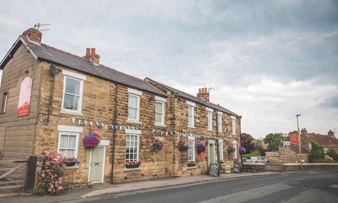 Burniston Hotel | The Oakwheel