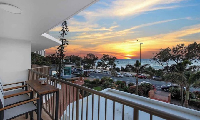 Surfers Paradise Apartment | The Ocean Arcade - Views, Games & Vibes