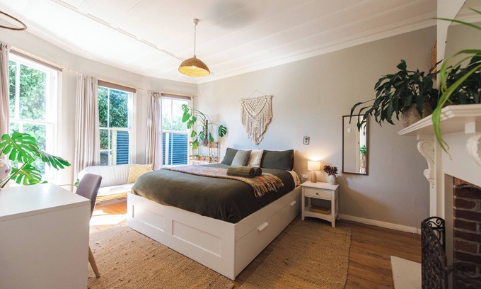 New Plymouth House | The Ocean Villa - Private Sauna