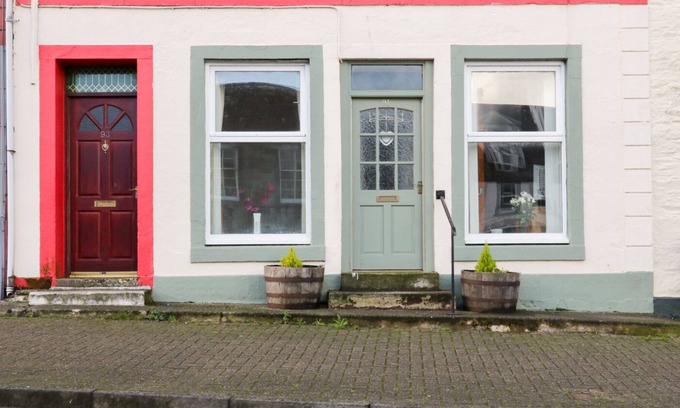Whithorn Apartment | THE OLD BAKERY, pet friendly, with hot tub in Whithorn