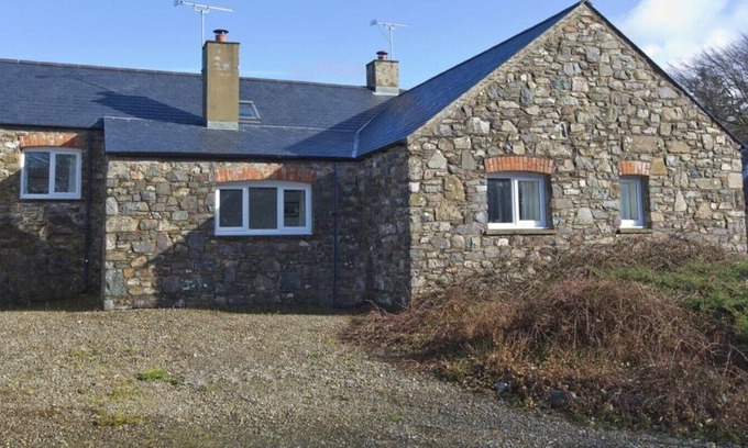 Carnhedryn House | The Old Dairy - Two Bedroom Character Cottage in Peaceful Location