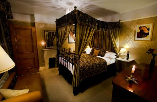 Haworth Hotel | The Old Registry guest house