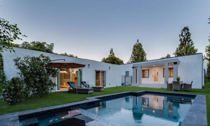 Carthay Circle Villa | The Olympic Onyx Villa