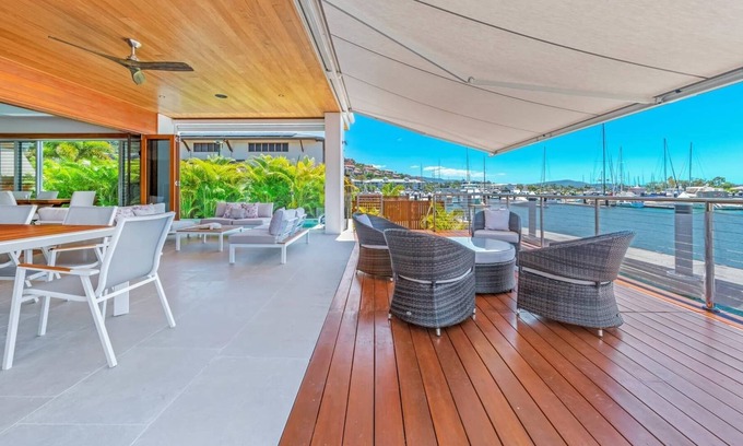 Airlie Beach House | The one and only - Waterfront living at its best