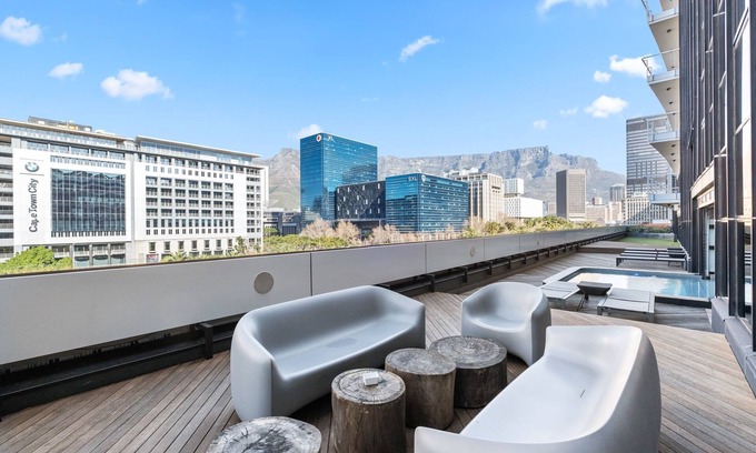 Victoria and Alfred Waterfront Apartment | The Onyx 719 - Studio Apartment, Sleeps 2