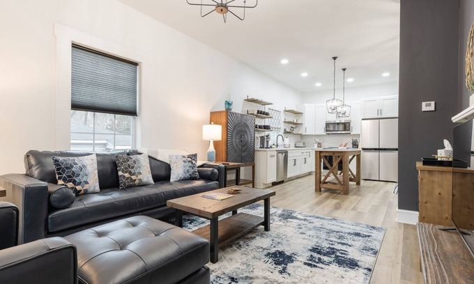 Dunean House | The Orb Retreat Near Downtown | 2 Bed, 2 Bath