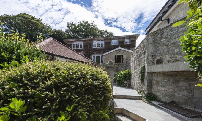 Bonchurch House | The Orchards